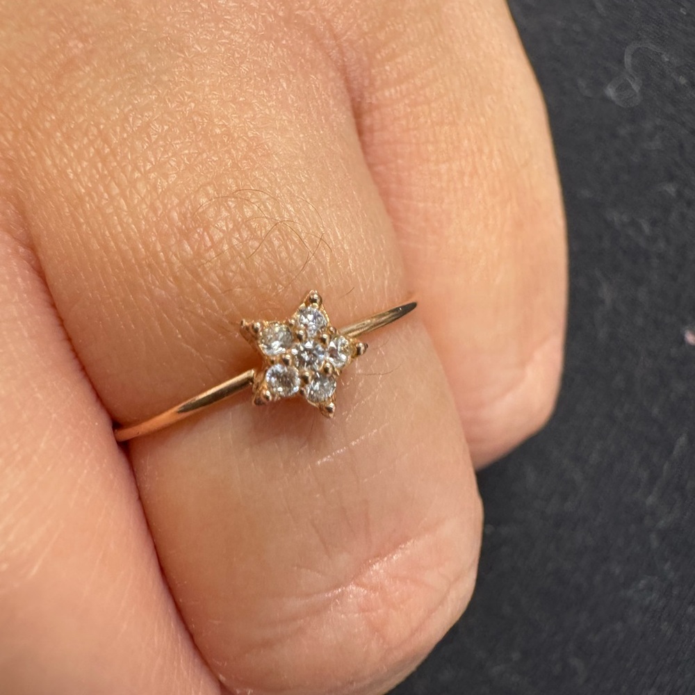 Gold Star Diamond CZ Ring, Super cute dainty ring!